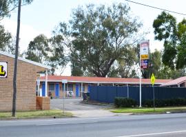 Coonamble Motel, hotel with parking in Coonamble