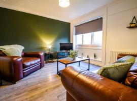 Woodcock House 3 Bedrooms Workstays UK, hotel dengan parkir di Lackenby