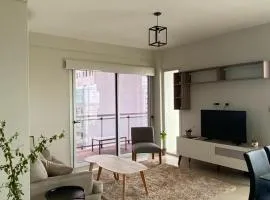 DEPARTAMENTO CENTRICO DE LUJO CON PISCINA Y COCHERA