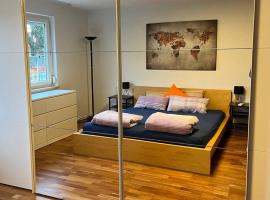 Gemütliche 3 Zimmer Wohnung mit großzügiger Terrasse im Grünen, cheap hotel in Reutlingen