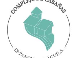 Complejo de Cabañas Estancia Del Águila, smáhýsi í Mina Clavero