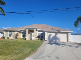 Abode Villas, holiday home in Cape Coral