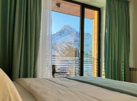 Kazbegi Hotel Grand View, hotel v destinaci Stepancminda