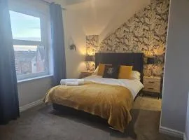 Avondale,2 bed lakeside on the Promenade, free parking & wifi