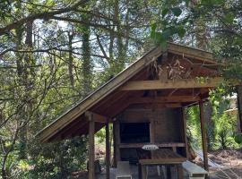Cabaña en el bosque con quincho, hotel in Valeria del Mar
