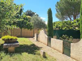 Au Mont Gaussier – hotel w mieście Saint-Rémy-de-Provence