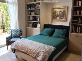Suite indépendante avec 1 chambre et 1 bureau, ubytovanie typu bed and breakfast v destinácii Montpellier