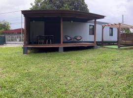 Résidence Morphée Tiny House avec Jacuzzi, hotell sihtkohas Montjoly