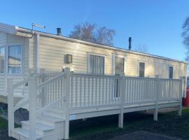 Port Carlisle Caravan near Bowness on Solway, hotel com jacuzzis em Carlisle