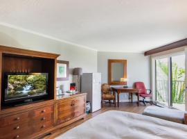Kauai Beach Resort Room 2401, serviced apartment in Lihue