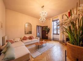 [Riverview Apt] Private Parking, hôtel à Pescia