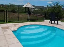 Cabañas La Delfina, casa de campo en Potrero de los Funes