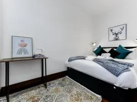 Vibrant 1 BD Retreat - Perfect for Couples