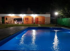 Casa c/ pileta y Parque Molinari, Cosquín, cottage in Cosquín