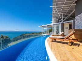 Nikau Estate, Oneroa - Be My Guest, hotel with hot tubs in Matiatia Bay