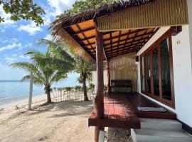 V-View Beach Resort, hótel í Baan Tai