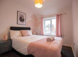 4 Bedroom Apartment - Huge cut price on long stays, хотел с паркинг в North Hykeham