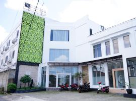 Urbanview Hotel Ratu Elok Syariah Banjarbaru by RedDoorz, hotell i Martapura