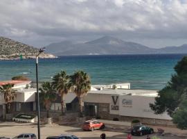 Seaside Bliss in Varkiza - Dreamy Balcony with Stunning Sea Views, hotel with hot tubs in Varkiza