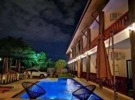BOSS HOTEL CHIANGMAl, hotell i Chiang Mai