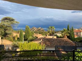 Sublime logement avec vue mer et Jacuzzi: La Ciotat şehrinde bir otel