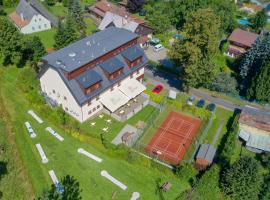 Hotel Toč, hotel in Lipova Lazne