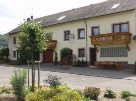 Weingut-Ferienwohnungen Lorenz, hotel in Konz-Oberemmel