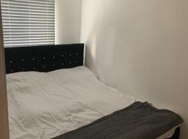 1 bed fully furnished Walsall property、ウォルソールのホテル