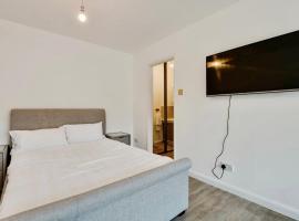 Remarkable 1-Bed Studio in Hayes, hotel din Hayes