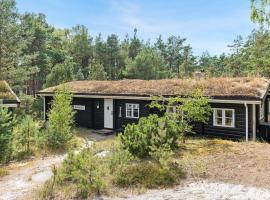 Holiday Home Solfred - 200m from the sea in Bornholm by Interhome, chalupa v destinaci Vester Sømarken
