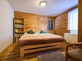 Holiday Home Chaloupka U lesa by Interhome, hotel v destinaci Harrachov