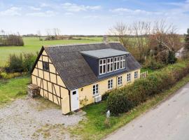 Holiday Home Hughlek - 1-5km from the sea in Lolland- Falster and Mon by Interhome, hotel with parking in Gedser