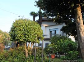 Holiday Home Erica by Interhome – willa w mieście Porto Valtravaglia
