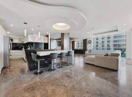 LUXURY PENTHOUSE ON THE BEACH 3/3 OCEANFRONT CONDO, condo in Hollywood