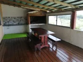 Cabaña Jacarandá、ビージャ・セラナのコテージ