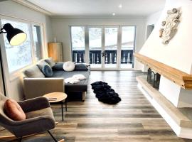 Modern designed, luxury mountain view Apartment: Kandersteg şehrinde bir otel