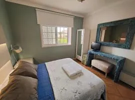 Vagueira Guest House & Beach Hostel