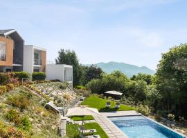 Residence Conca Verde 1 with pool, hotel with pools in Trarego Viggiona
