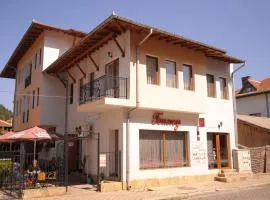 트리아브나에 위치한 호텔 Family Hotel Biju