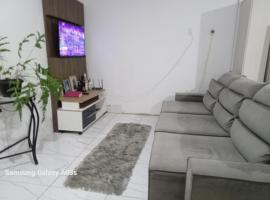 Casa de fácil acesso 1a2km da prai, hotel en Balneário Camboriú