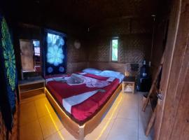 Tetebatu Hostel Private Bungalow，特特巴圖的木屋