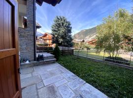 Incantevole Appartamento con Giardino - Garage Privato e Free Wifi, hotel yang mudah diakses di Oulx