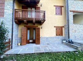 Incantevole Appartamento con Giardino - Garage Privato e Free Wifi, hotell i Oulx