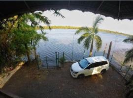 The Vibes by the river, apartment in Lokamaleswaram