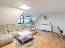 Ferienwohnung "Kapellmeister" mit Klimaanlage in allen 4 Schlafbereichen, großes Wohnzimmer mit Smart TV und Big Sofa, hotel in Maagdenburg