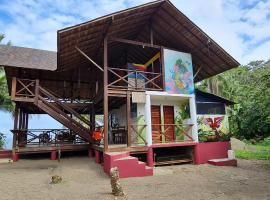 La Joviseña, hotel v destinaci Nuquí