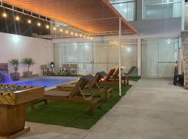 Departamento de playa con piscina en estreno, holiday home in La Punta