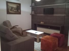 Casa em Bento Gonçalves próximo a Fundaparque., hotel em Bento Gonçalves