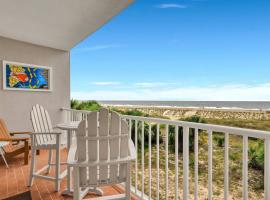 Oceanfront Condo with Gorgeous Views, 2 pools, Direct Beach Access, spahotell i Tybee Island