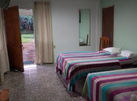Habitacion en Bijagua, hotel in Bujagua